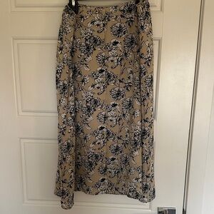 Daniel Rainn Black and Tan Floral A-Line Skirt